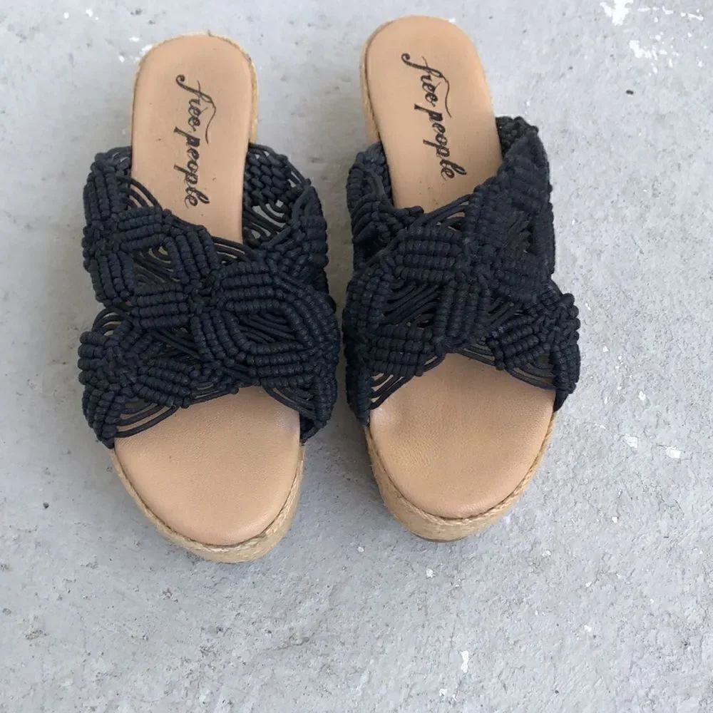 Free People platform slides - Picture 3 of 7